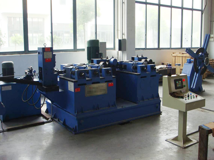 Flat steel finishing machine